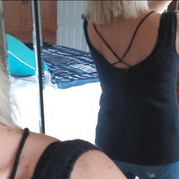ROI Anthropologie Revolve Criss Cross Strappy Sleeveless V Neck Black Sweater - Picture 3 of 7